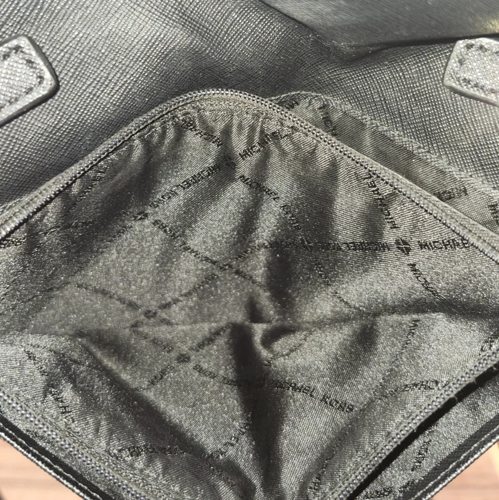 Michael Kors Black Crossbody Bag, Card Slots, ID, Inside Zip Pocket
